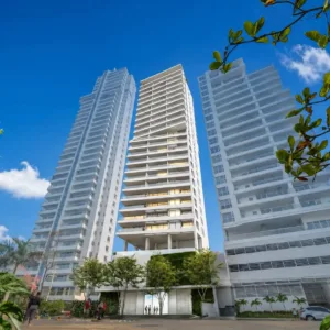 Vista exterior 1 de Crystal Bay Tower